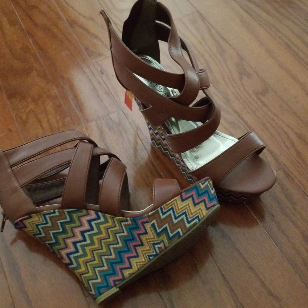 Shoes - Picture 2 of 4